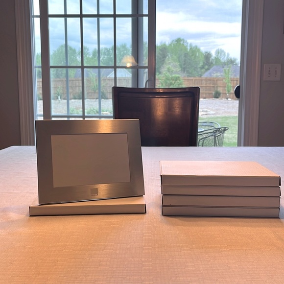 LEEDS Other - Photo Frame Silver Metal Bundle of 5